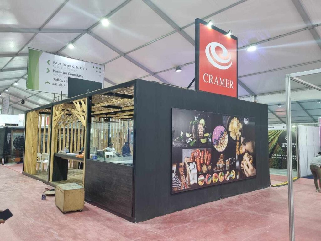 Exhibidores y Muebles para Ferias Empresariales cliete Cramer